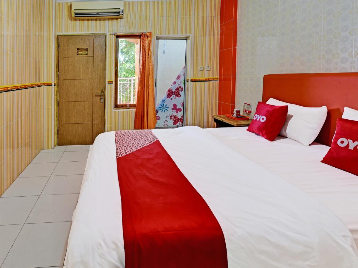 Collection O 91489 Hotel Tanjung Permata Cilacap Exterior foto