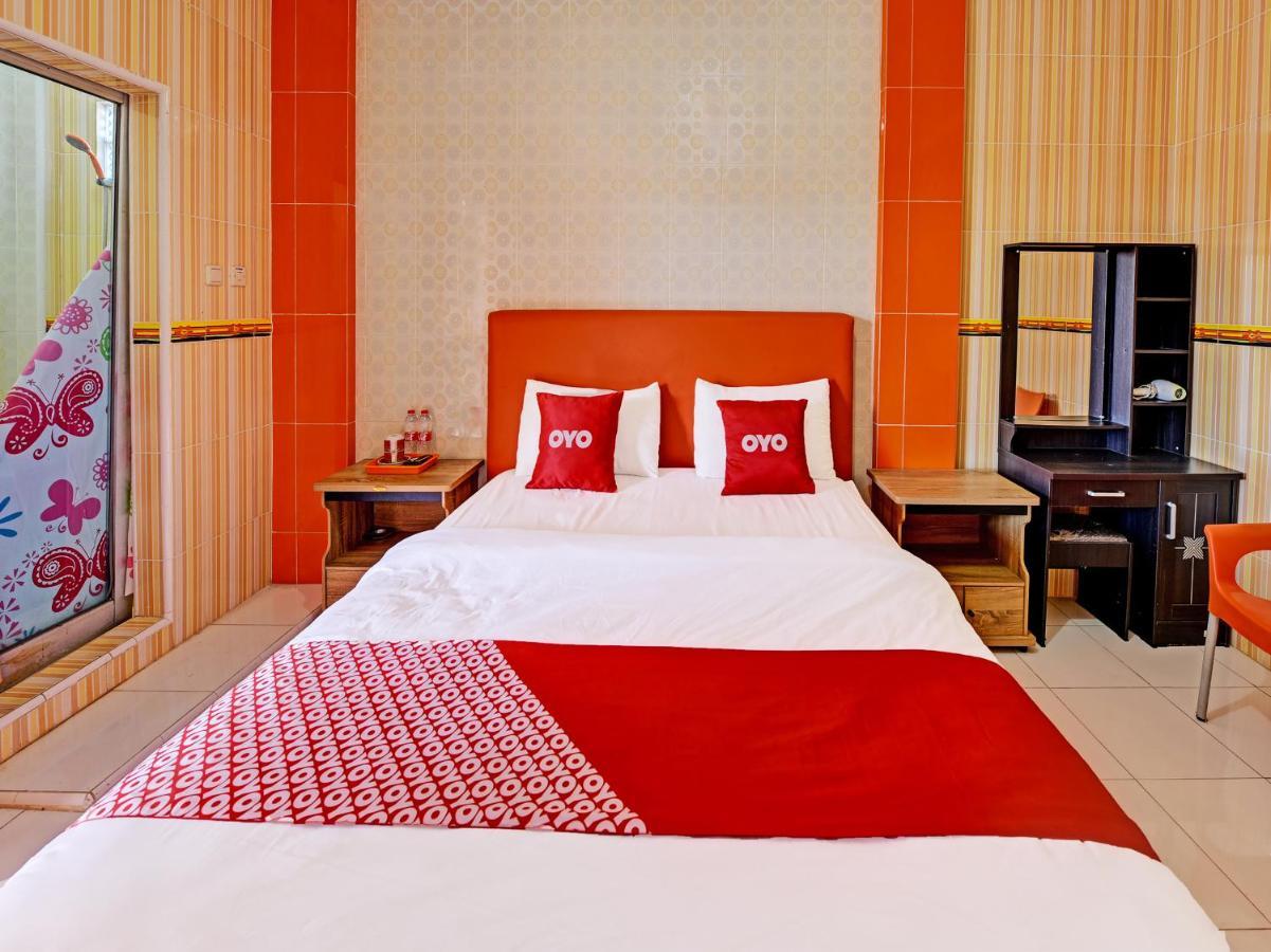 Collection O 91489 Hotel Tanjung Permata Cilacap Exterior foto